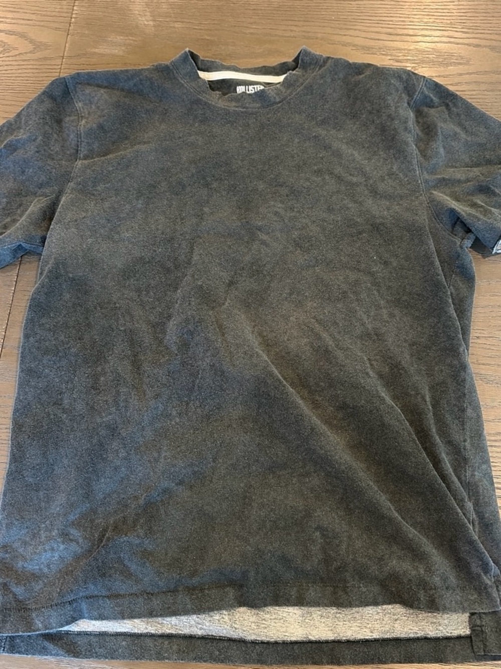 Hollister Men's Washed Crewneck T-Shirt - Black